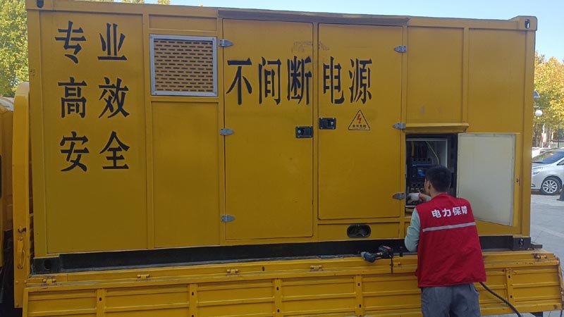 安国柴油发电机组和UPS电源配合使用时，如何避免切换过程中的电力中断？